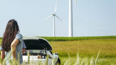 Windräder mit Elektroauto