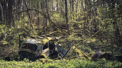 Lost Places  - Verfallenes Auto