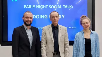 Early Night Social Talk: "Doing Family"