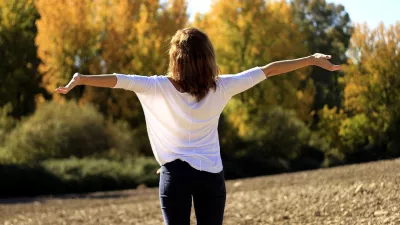 Frau in der Natur