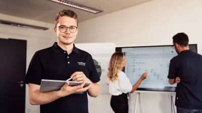 Dominik Gellrich ist Alumnus der RWU und arbeitet als Teamleiter bei Carthago Reisemobilbau in Aulendorf.