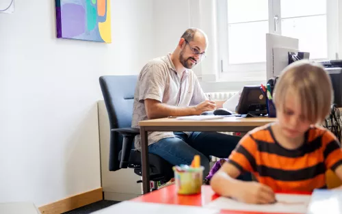 Eltern-Kind-Büro 1