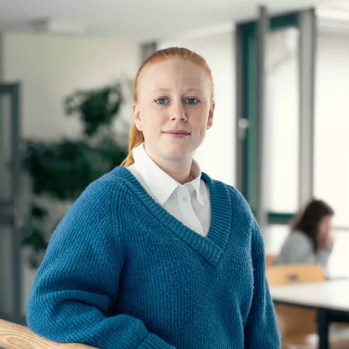 Studentin in Hörsaal